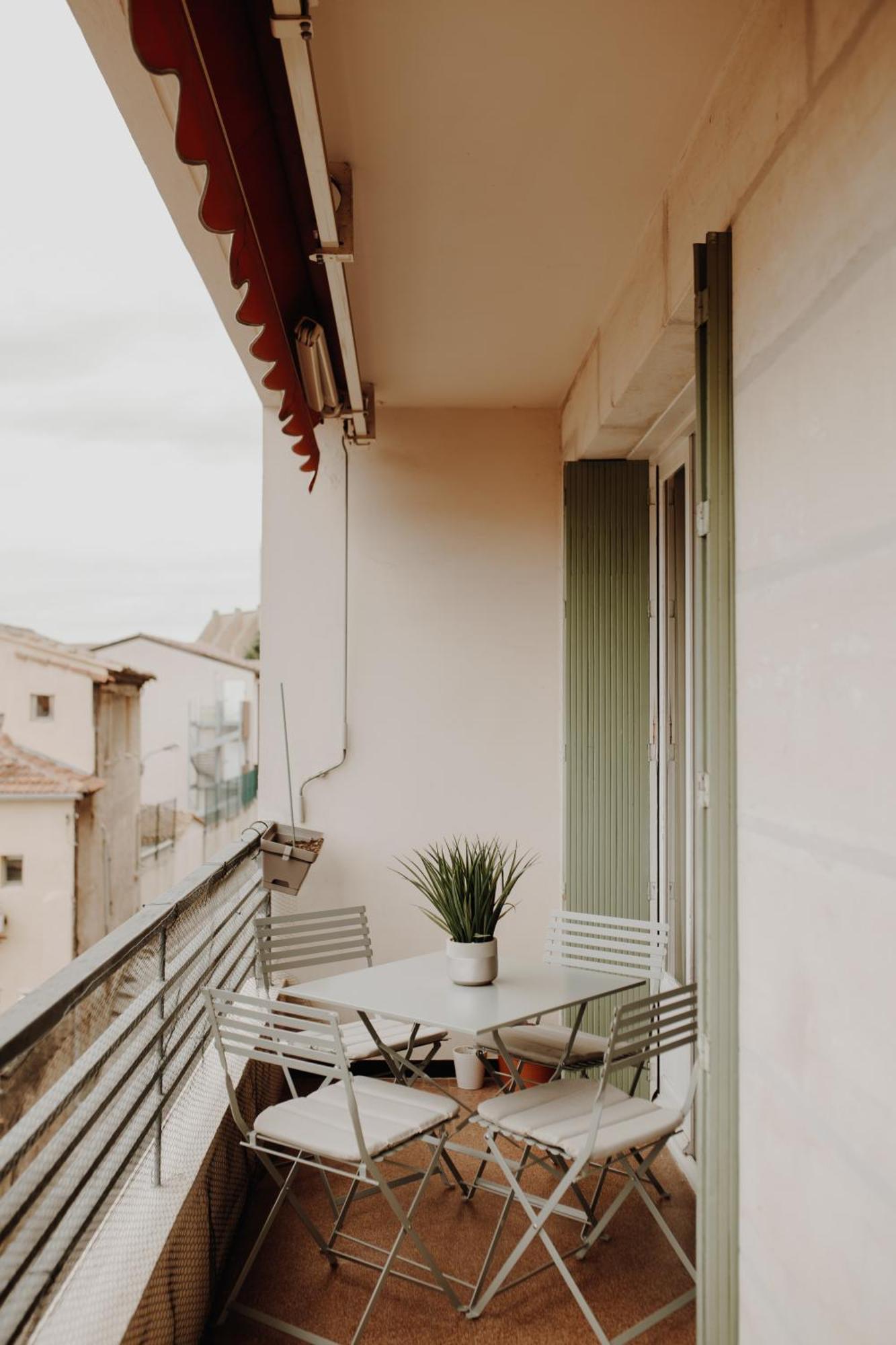 Superbe Appartement Renove - Salon De Provence Exterior photo